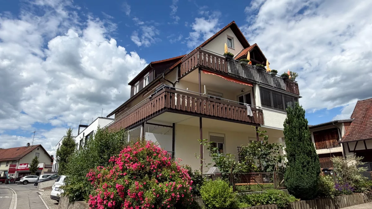 Ansicht mit Balkon