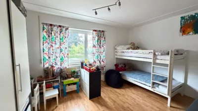 SEENAH, HELL & RUHIG! Modernisierte 2-Zimmerwohnung mit Südbalkon in FN - Schlafzimmer (3740)