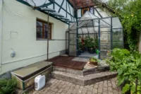 Gewächshaus auf Ostseite