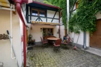 Innenhof mit Terrasse