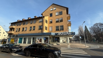 ERSTE REIHE ZUM SEE! Große Laden-/Lagerfläche auf 2 Ebenen in zwischen Bahnhof und City - Schaufenster Riedleparkstr. (1536)