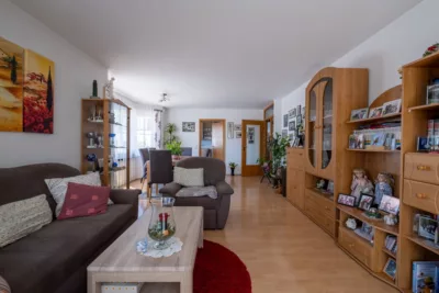 HELL & BEQUEM! Gepflegte 4-Zi.Hochparterre-Wohnung mit SüdWest-Balkon in ruhiger Wohnlage Mochenwangens - Woihnen/Essen (3350)