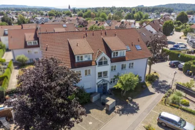 HELL & BEQUEM! Gepflegte 4-Zi.Hochparterre-Wohnung mit SüdWest-Balkon in ruhiger Wohnlage Mochenwangens - von oben - nah zur Ortsmitte! (3340)