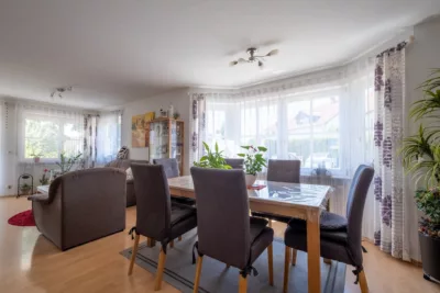 HELL & BEQUEM! Gepflegte 4-Zi.Hochparterre-Wohnung mit SüdWest-Balkon in ruhiger Wohnlage Mochenwangens - Essen (3352)
