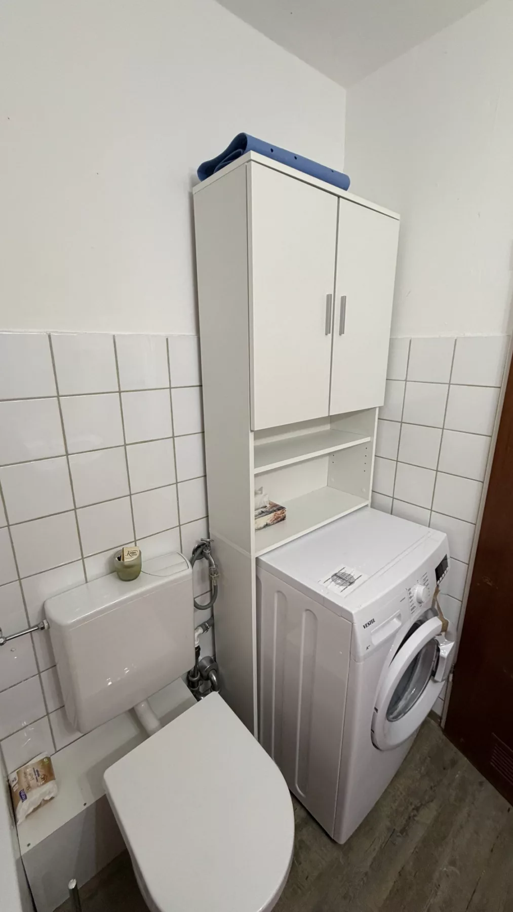 Badezimmer mit Waschmaschinenanschluss