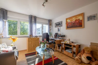 TOLLER GRUNDRISS! Gut vermietete, helle 3-Zi.Wohnung mit Balkon in herrlicher SüdWest-Ausrichtung - großes Kinder-/Arbeitszimmer (2889)