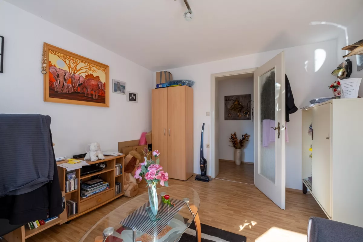 großes Kinder-/Arbeitszimmer