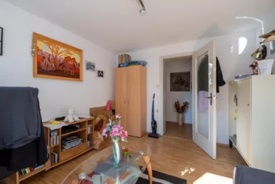 TOLLER GRUNDRISS! Gut vermietete, helle 3-Zi.Wohnung mit Balkon in herrlicher SüdWest-Ausrichtung - großes Kinder-/Arbeitszimmer (2891)