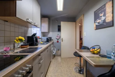 TOLLER GRUNDRISS! Gut vermietete, helle 3-Zi.Wohnung mit Balkon in herrlicher SüdWest-Ausrichtung - separate Küche (2887)