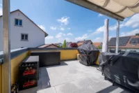 geschützte Dachterrasse