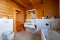 EG - Badewanne/Waschtisch
