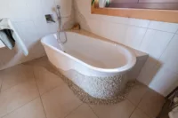 EG - Badewanne, ein Schmuckstück