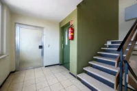 Treppenhaus/Aufzug