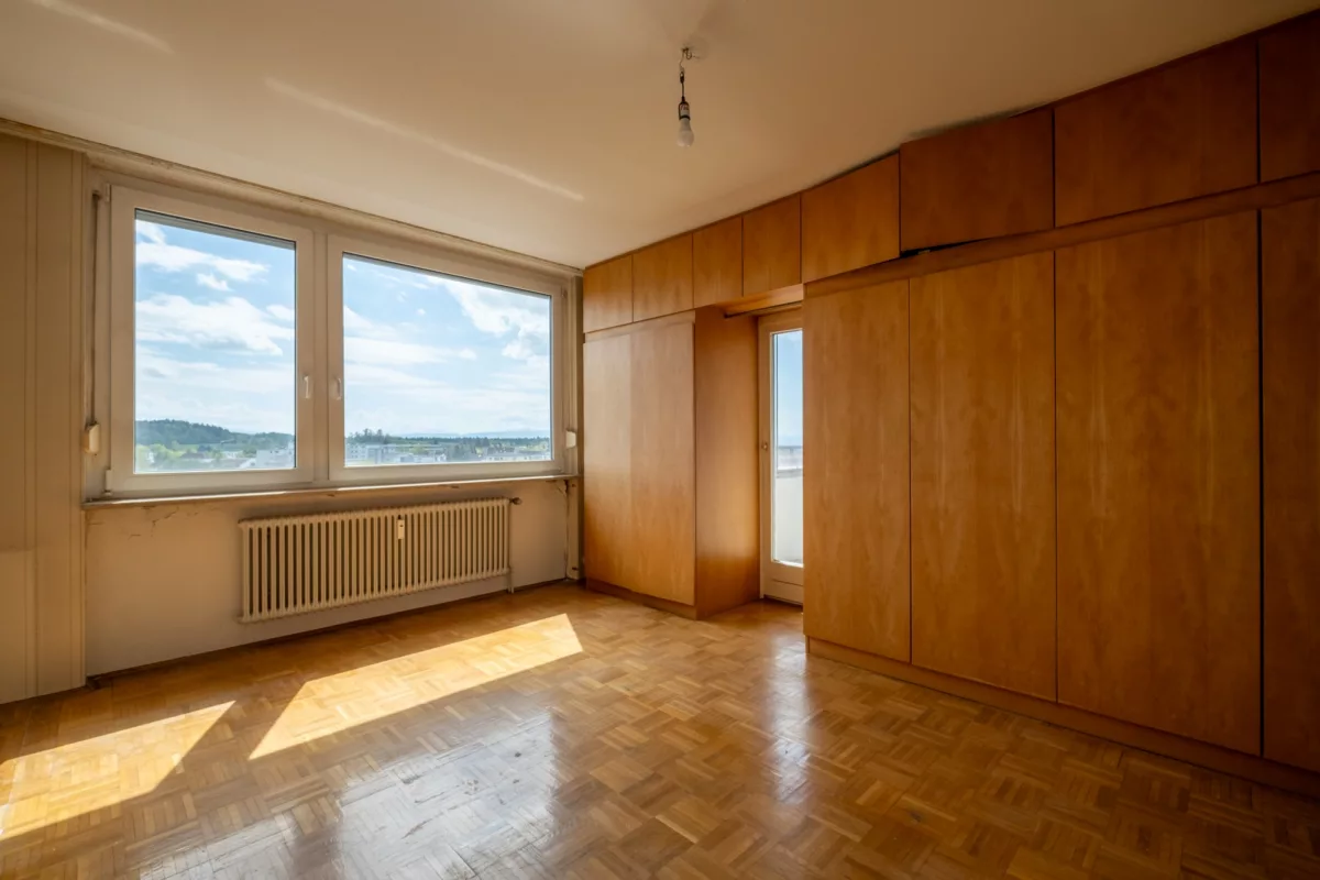 Schlafzimmer Ost mit Balkonzugang
