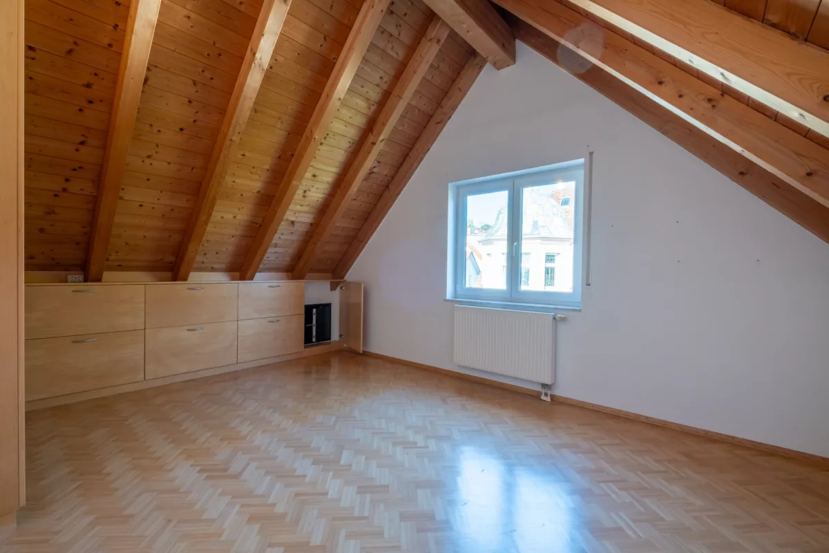 Maisonette mit Einbauschränken