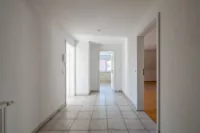 Flur zu Wohnen,Küche,Schlafen
