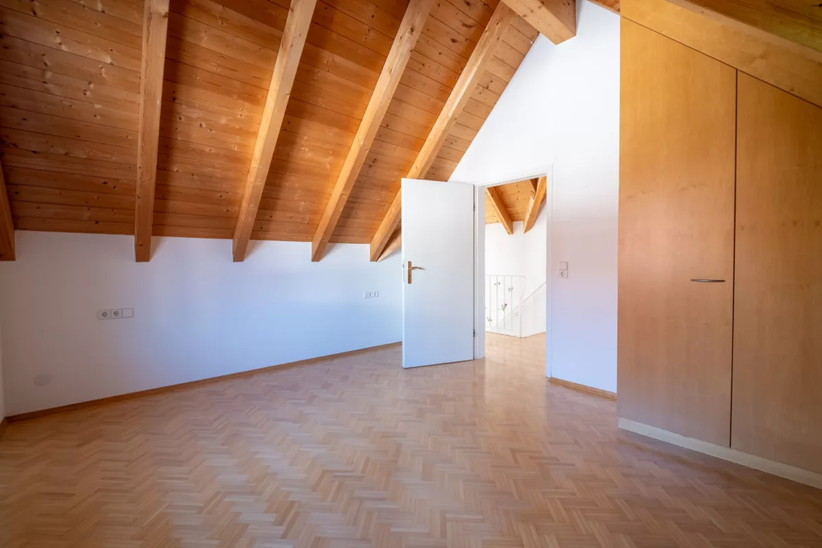 Maisonette mit Einbauschränken