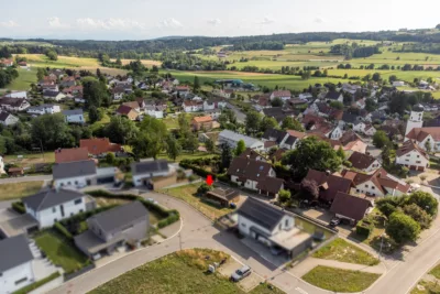MIT WEITBLICK! Schönes Baugrundstück für Haus mit SüdWest-Ausrichtung in leichter Hanglage - eingebettet in Hasenweiler (3474)