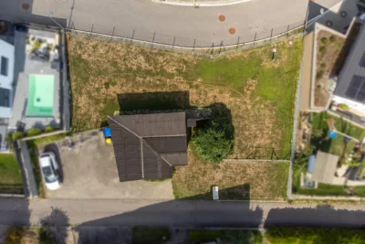 MIT WEITBLICK! Schönes Baugrundstück für Haus mit SüdWest-Ausrichtung in leichter Hanglage - Blick von oben (3473)
