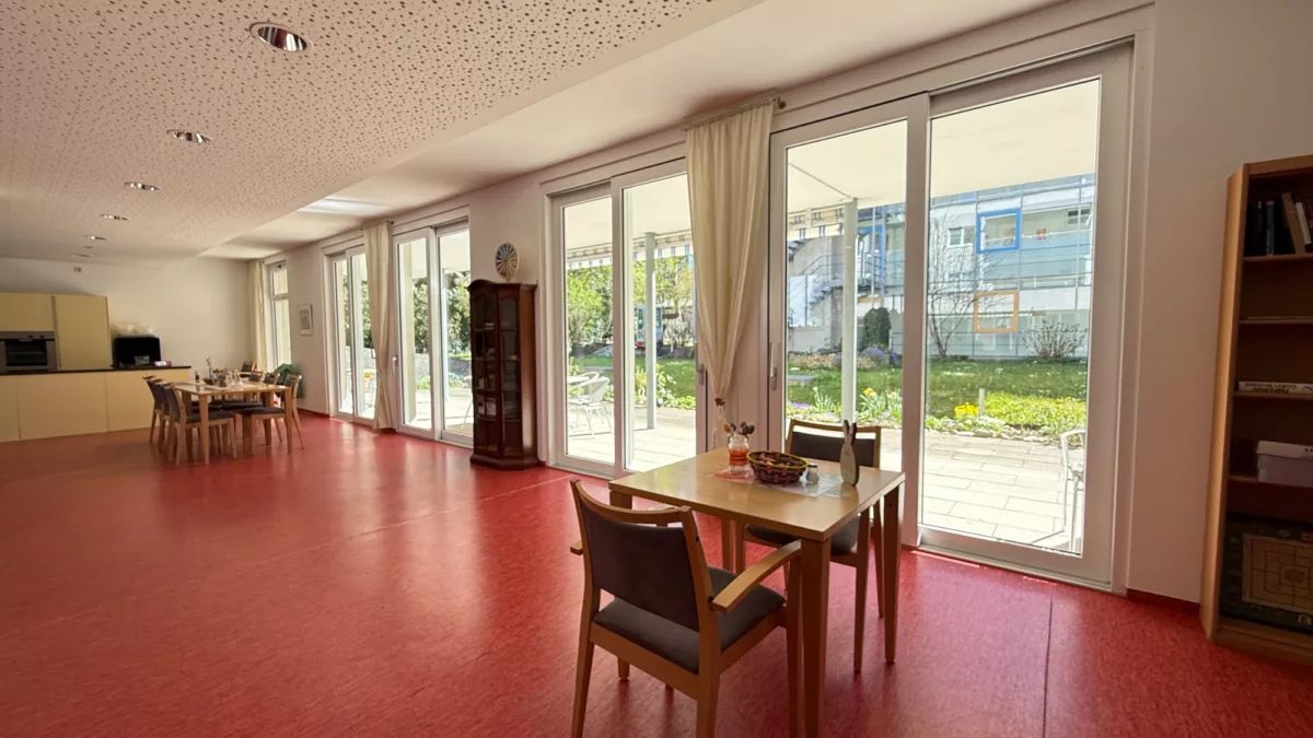 Gemeinschaftsraum - zur Terrasse