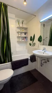 Badezimmer mit Badewanne