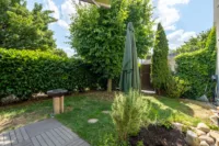 Garten mit Gartentüre