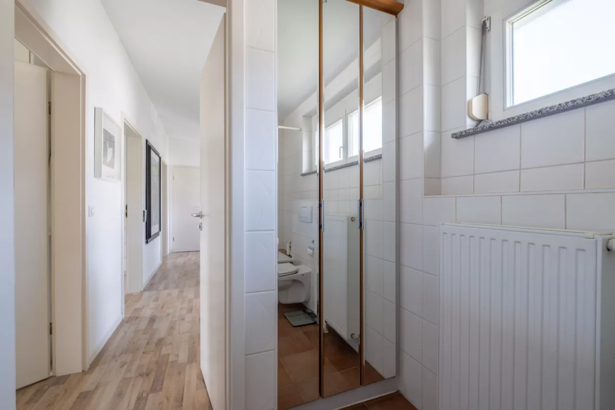 Tageslicht-Bad, Einbauschrank