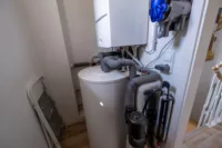 neuwertige Gas-Brennwerttherme