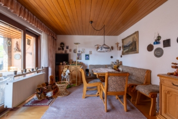 CHARMANT! Siedlungshäuschen mit sonnigem Garten in beliebter Wohnlage von FN-Löwental - Essbereich (2450)