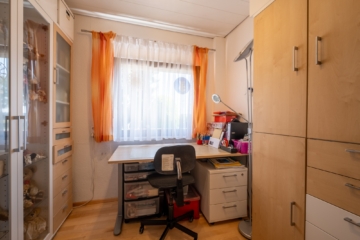 CHARMANT! Siedlungshäuschen mit sonnigem Garten in beliebter Wohnlage von FN-Löwental - Arbeitszimmer (2463)