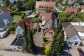 von oben - DHH mit Garage