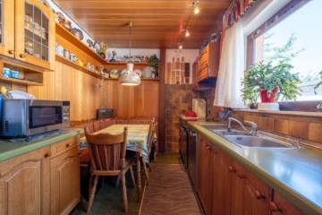CHARMANT! Siedlungshäuschen mit sonnigem Garten in beliebter Wohnlage von FN-Löwental - Küche (2458)