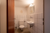 separates WC