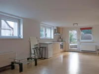 Zimmer mit Einbauküche